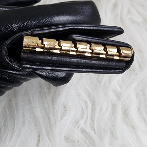 - 💯 % Authentic Vintage Chanel Caviar Black Leather key Ring - Picture 8 of 10